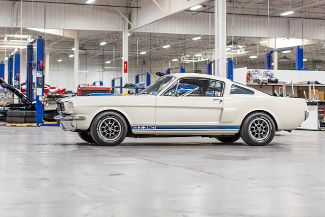 Shelby GT350H создателя марки продадут за $200 000