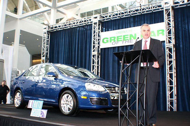 Volkswagen Jetta – зелёный автомобиль 2009 года