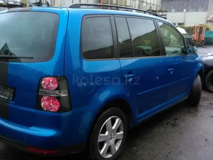 Volkswagen Touran 2006 года за 100 000 тг. в Костанай – фото 4