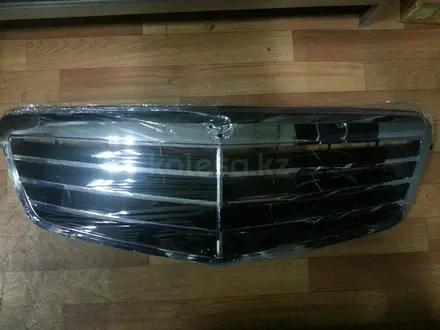 Решетка радиатора Мерседес W221 за 50 000 тг. в Алматы