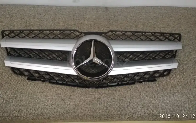Решетка радиатора Mercedes-Benz x204 GLK дорестайлинг за 70 000 тг. в Алматы