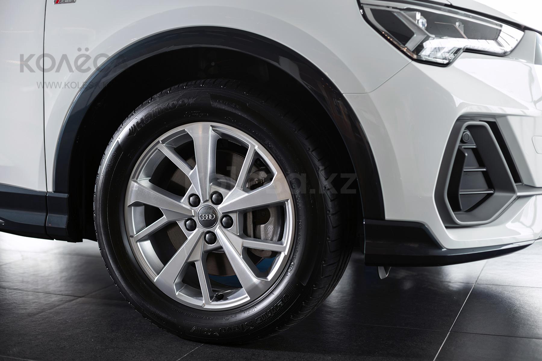 Audi Q3 SUV 2021 - н.в. года от 24 990 000 тенге