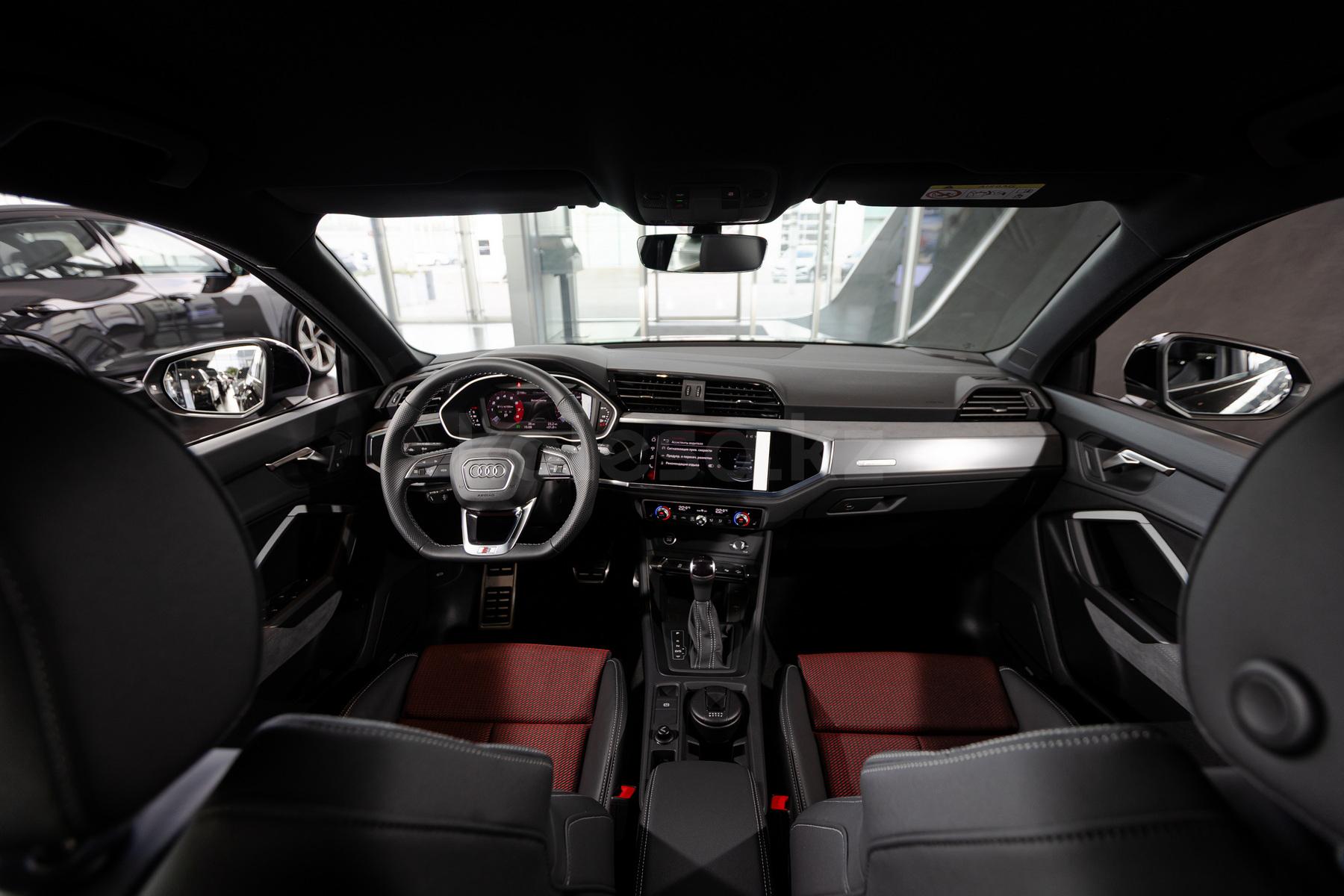 Audi Q3 SUV 2021 - н.в. года от 27 660 000 тенге