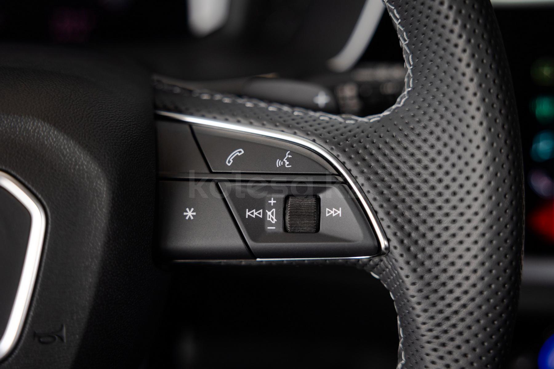 Audi Q3 SUV 2021 - н.в. года от 27 660 000 тенге