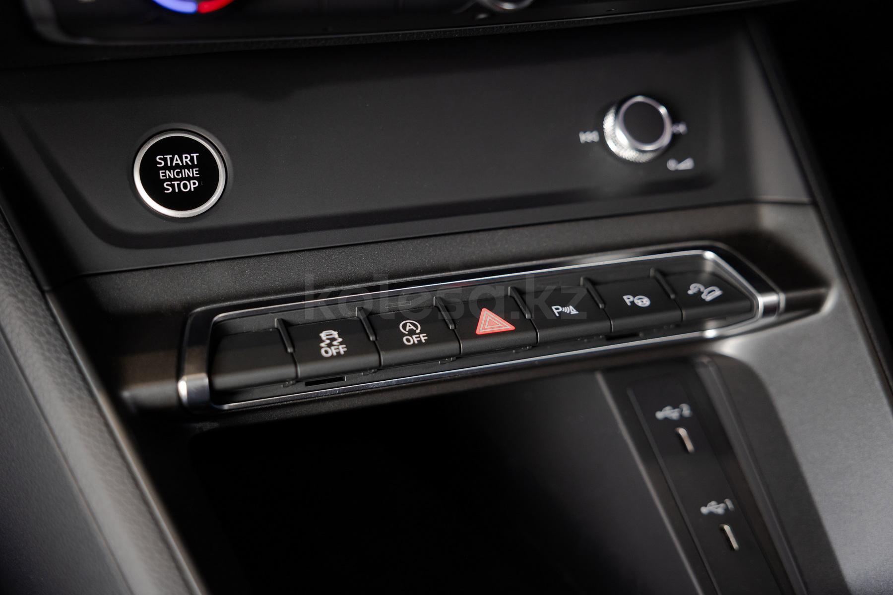 Audi Q3 SUV 2021 - н.в. года от 27 660 000 тенге