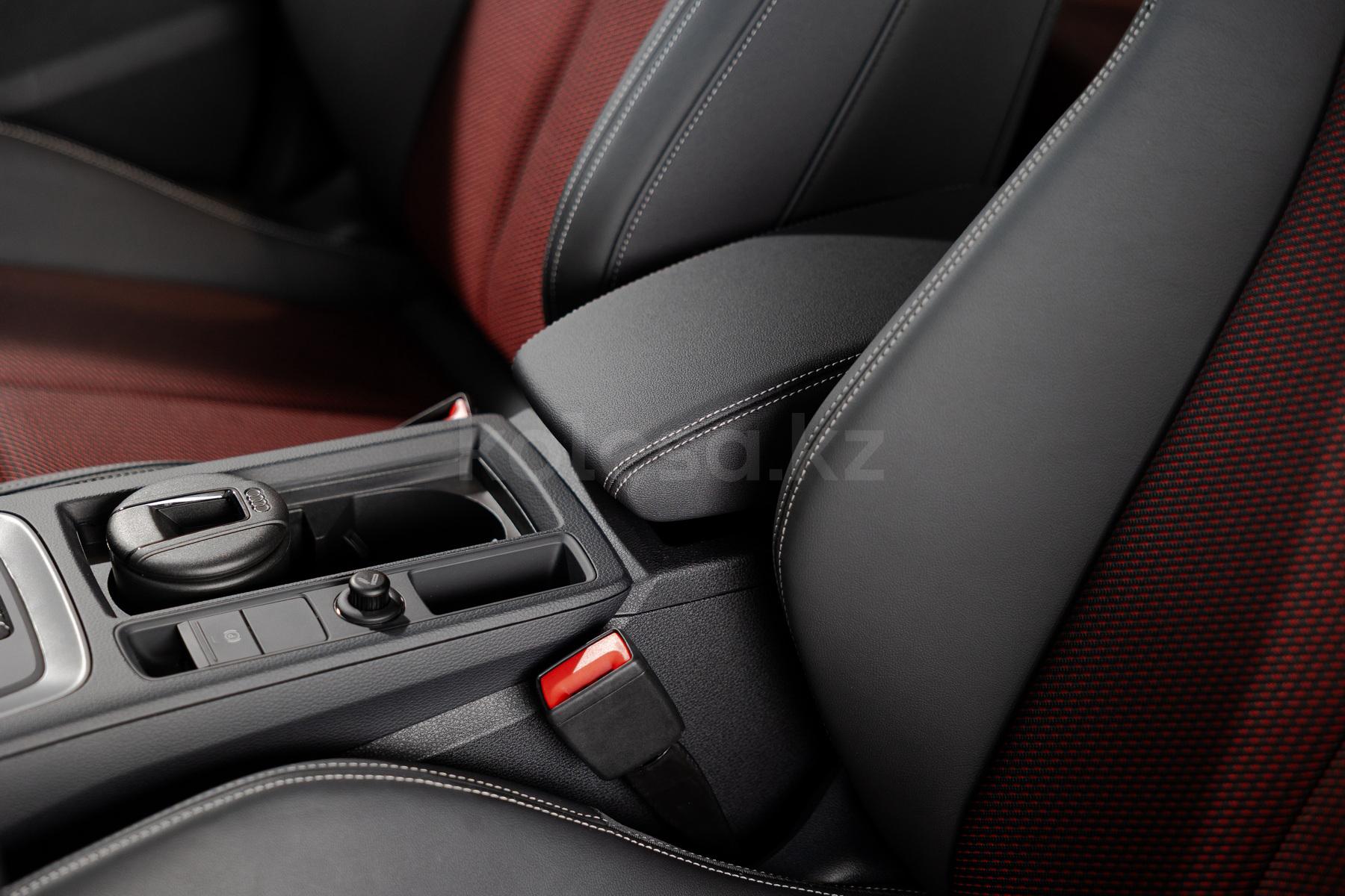 Audi Q3 SUV 2021 - н.в. года от 27 660 000 тенге