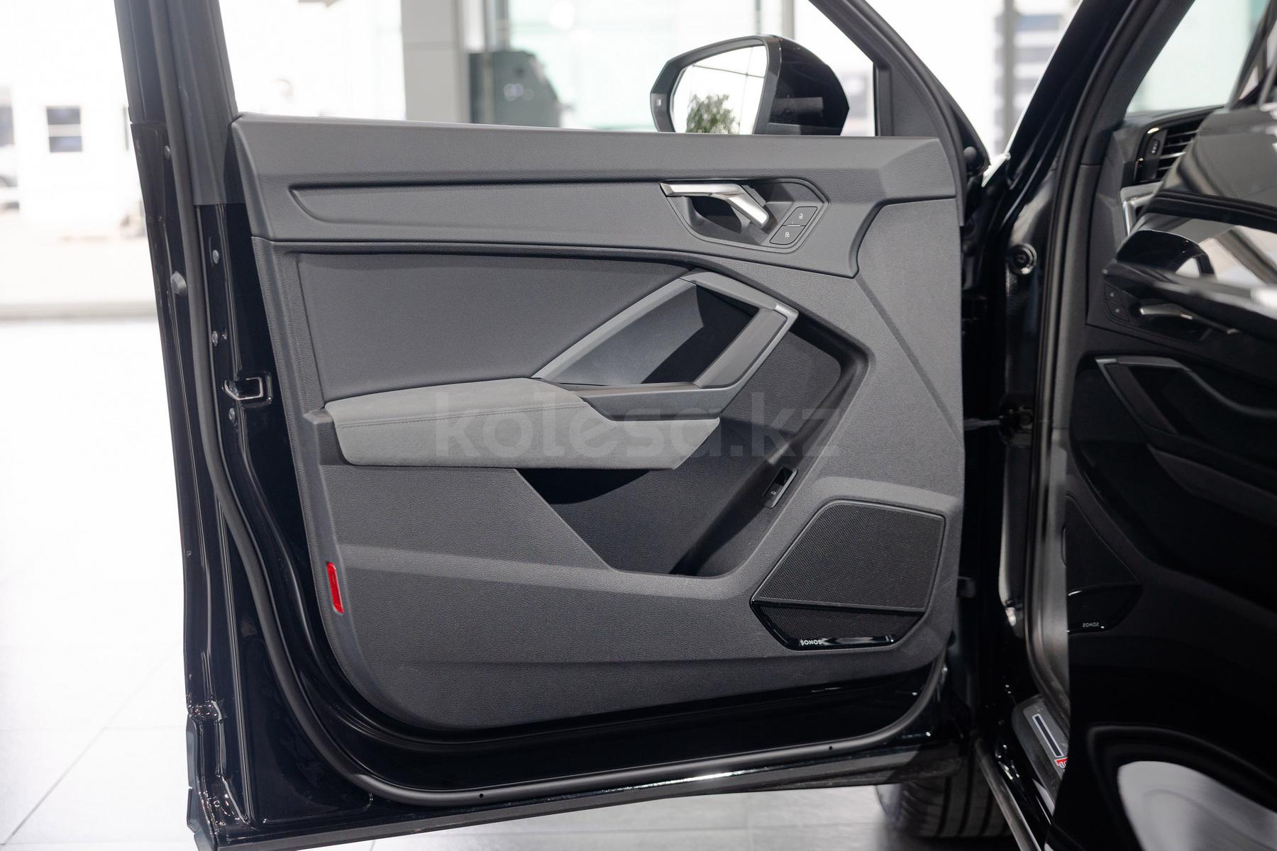 Audi Q3 SUV 2021 - н.в. года от 27 660 000 тенге