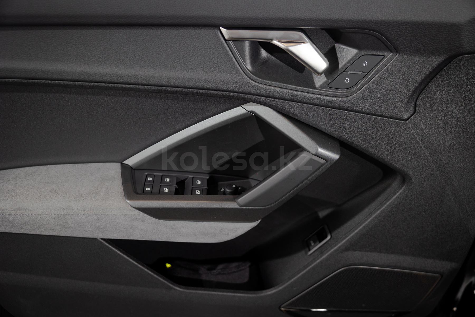 Audi Q3 SUV 2021 - н.в. года от 27 660 000 тенге