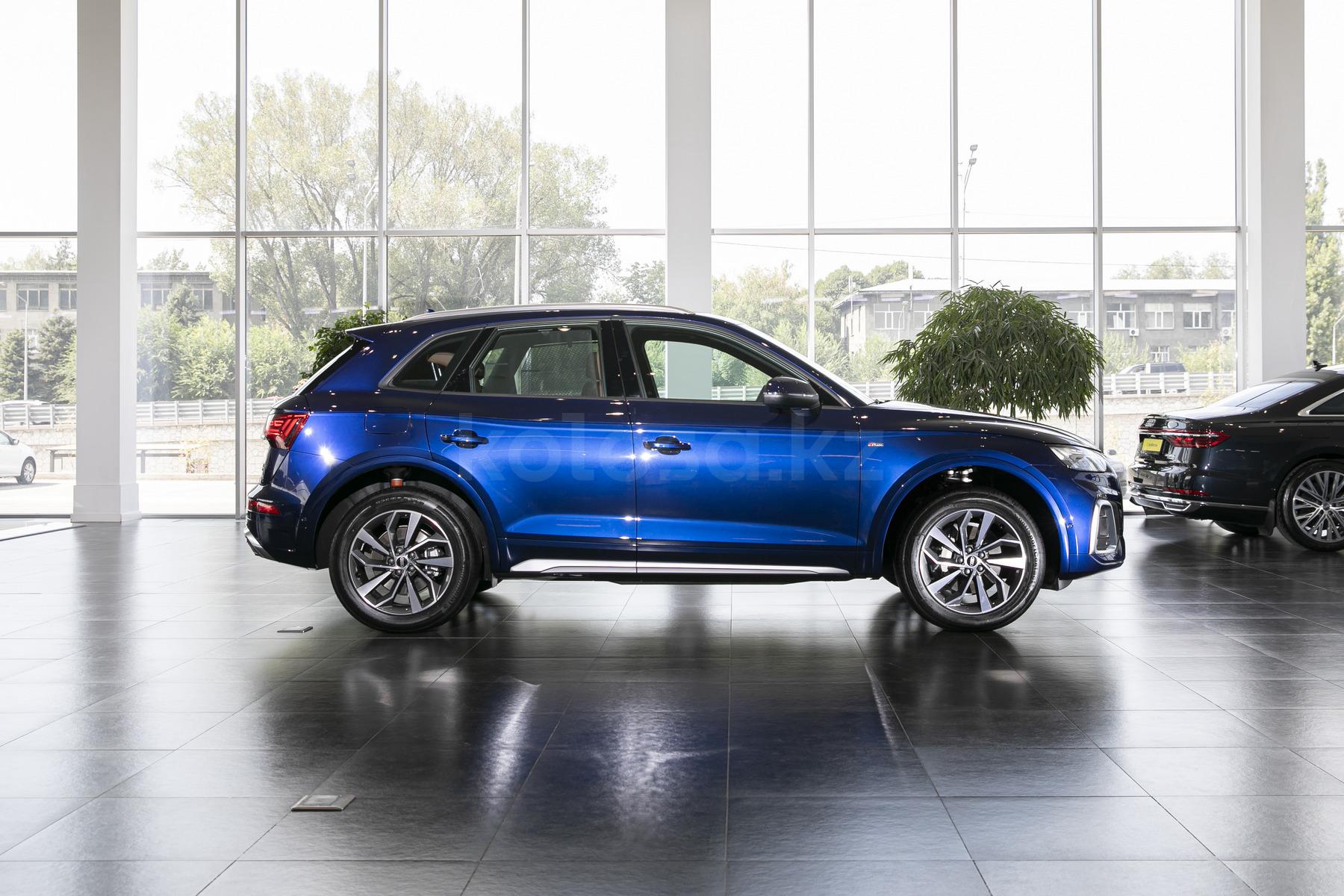 Audi Q5 SUV 2020 - н.в. года