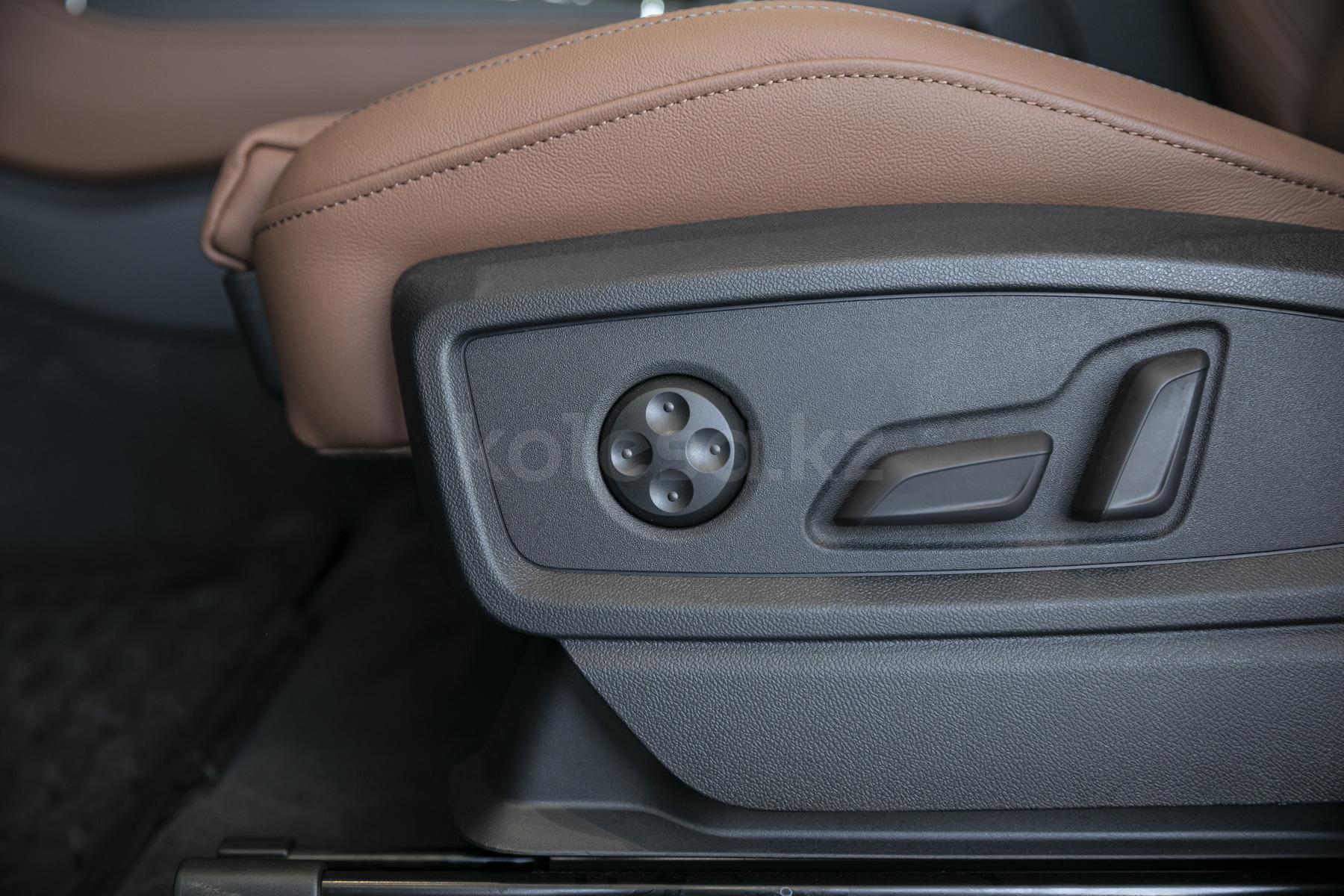 Audi Q5 SUV 2020 - н.в. года от 26 990 000 тенге
