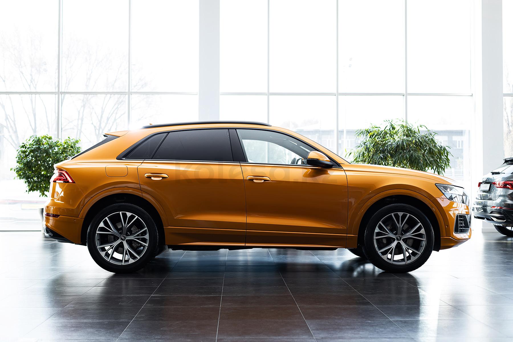 Audi Q8 SUV 2020 - н.в. года от 54 000 000 тенге