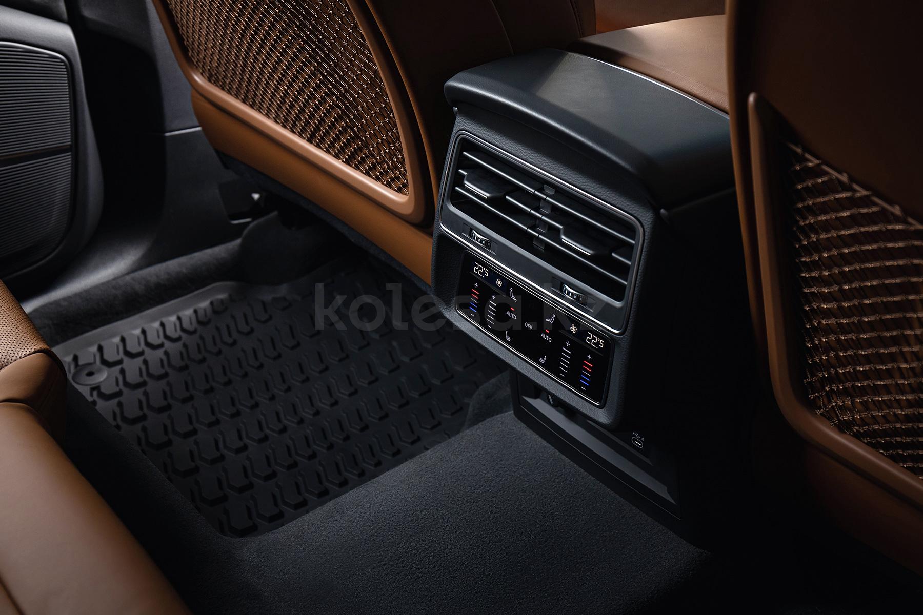 Audi Q8 SUV 2020 - н.в. года от 54 000 000 тенге