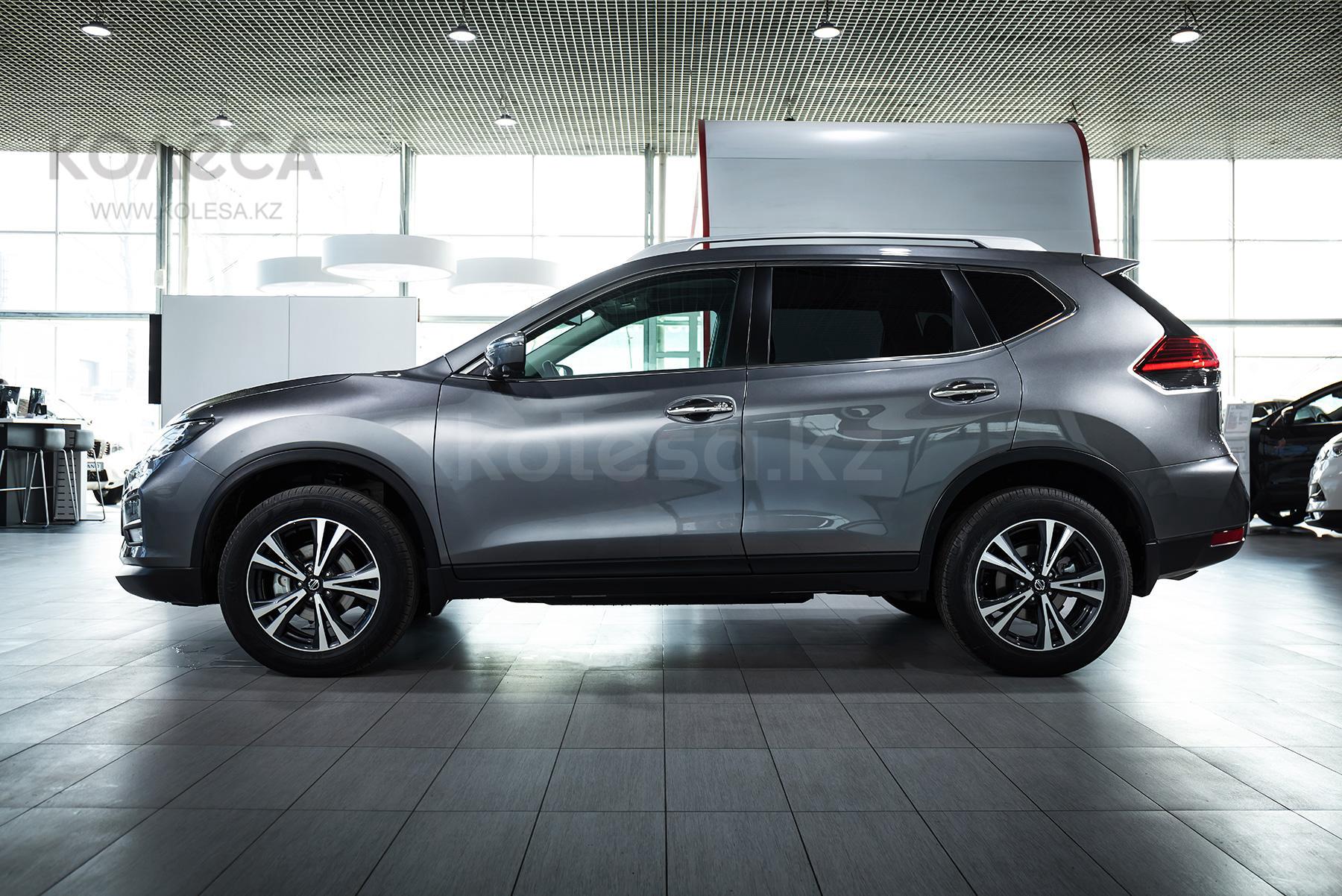 Nissan X-Trail SUV 2017 - н.в. года