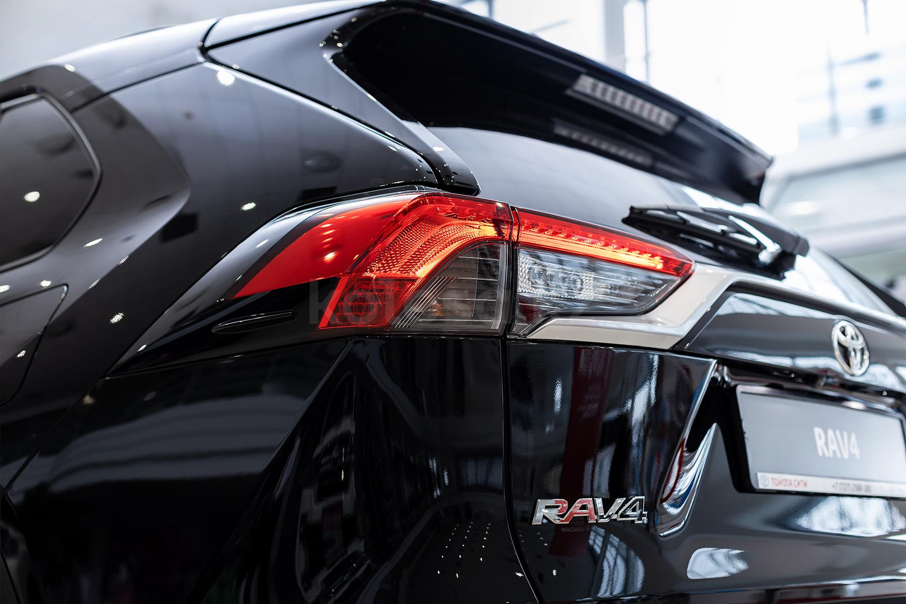 Toyota RAV4 SUV 2018 - н.в. года от 14 100 000 тенге