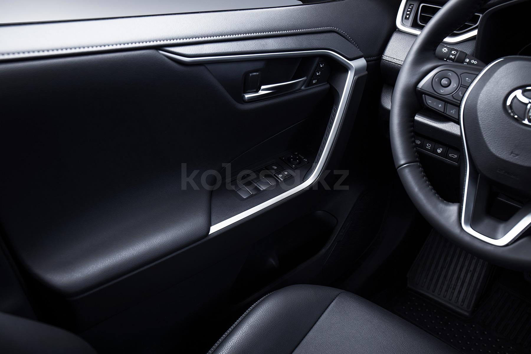 Toyota RAV4 SUV 2018 - н.в. года от 14 100 000 тенге