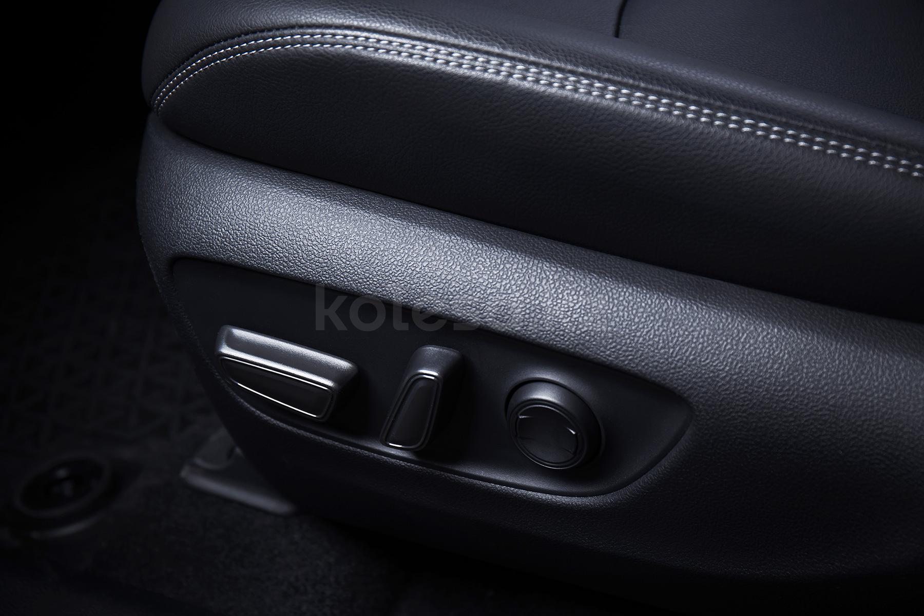 Toyota RAV4 SUV 2018 - н.в. года от 14 100 000 тенге