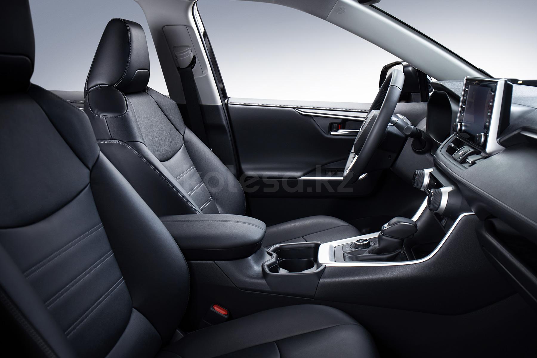 Toyota RAV4 SUV 2018 - н.в. года от 14 100 000 тенге