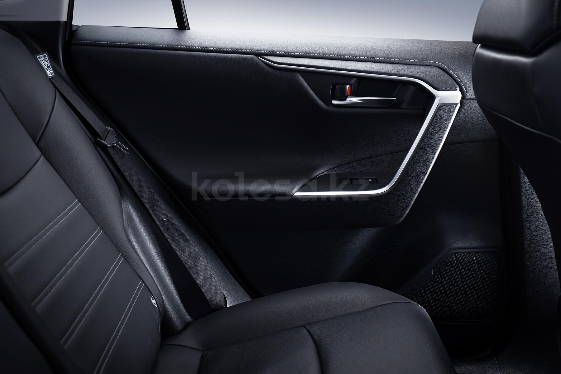 Toyota RAV4 SUV 2018 - н.в. года от 14 100 000 тенге