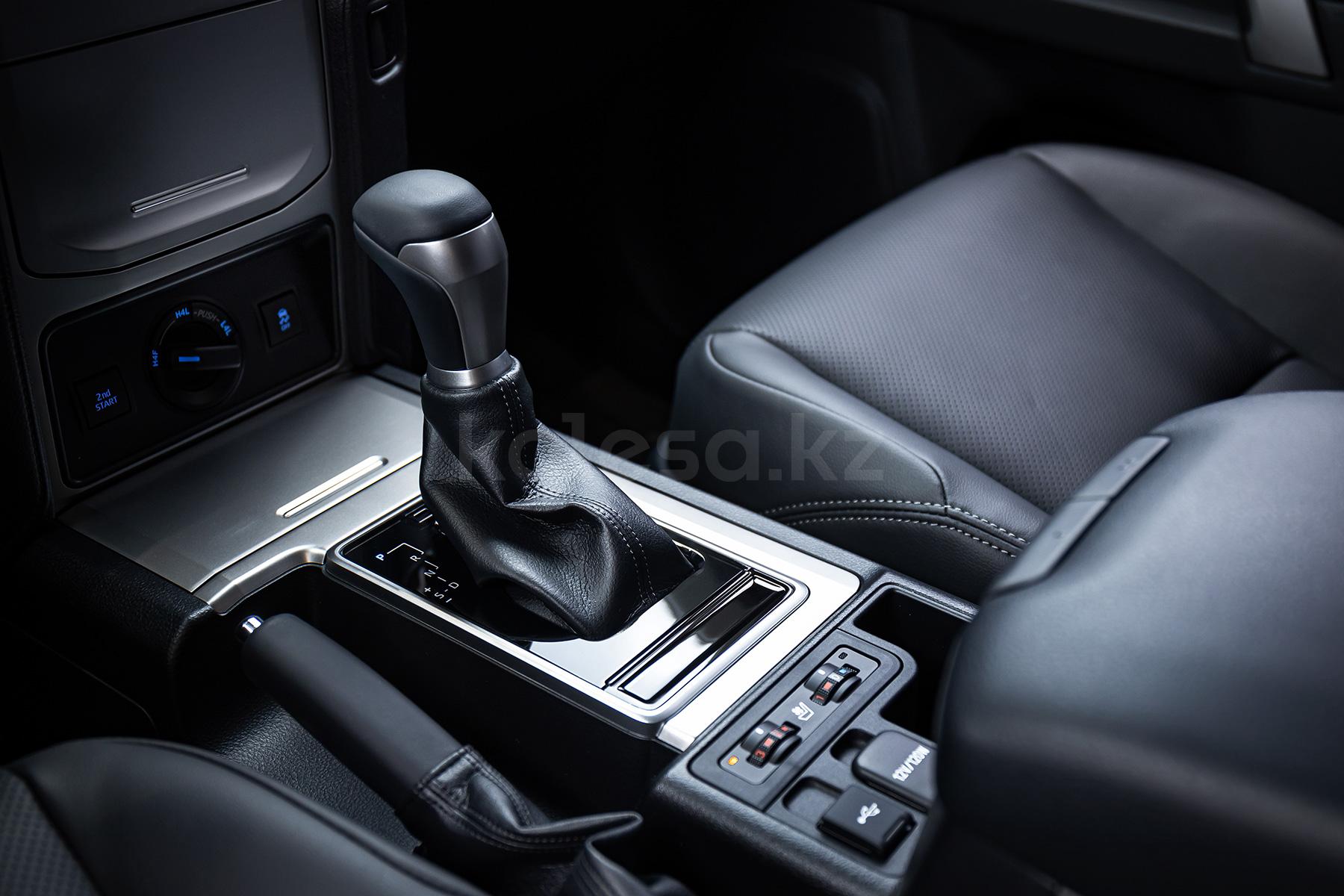 Toyota Land Cruiser Prado J150 SUV 2017 - 2024 года