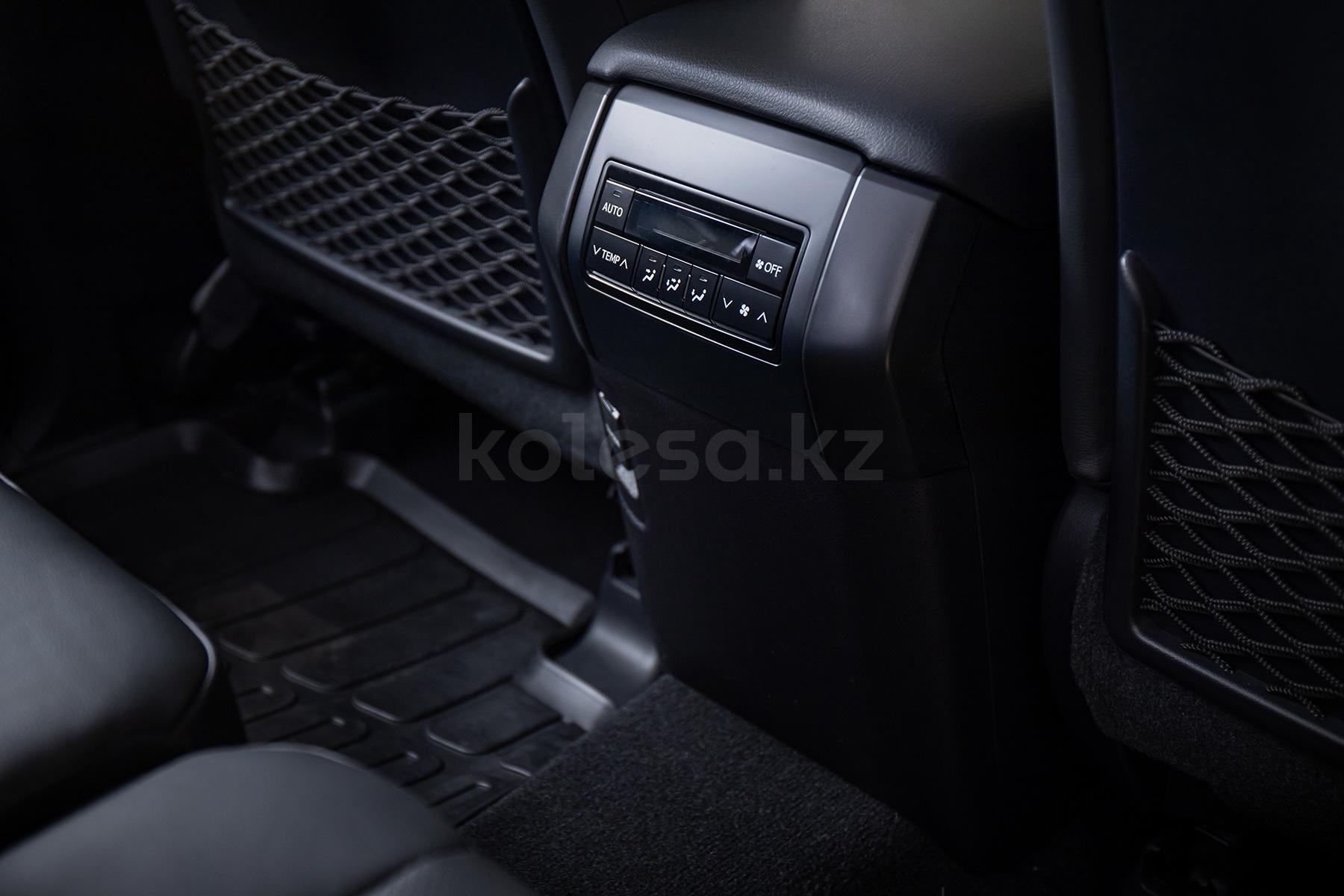 Toyota Land Cruiser Prado J150 SUV 2017 - 2024 года