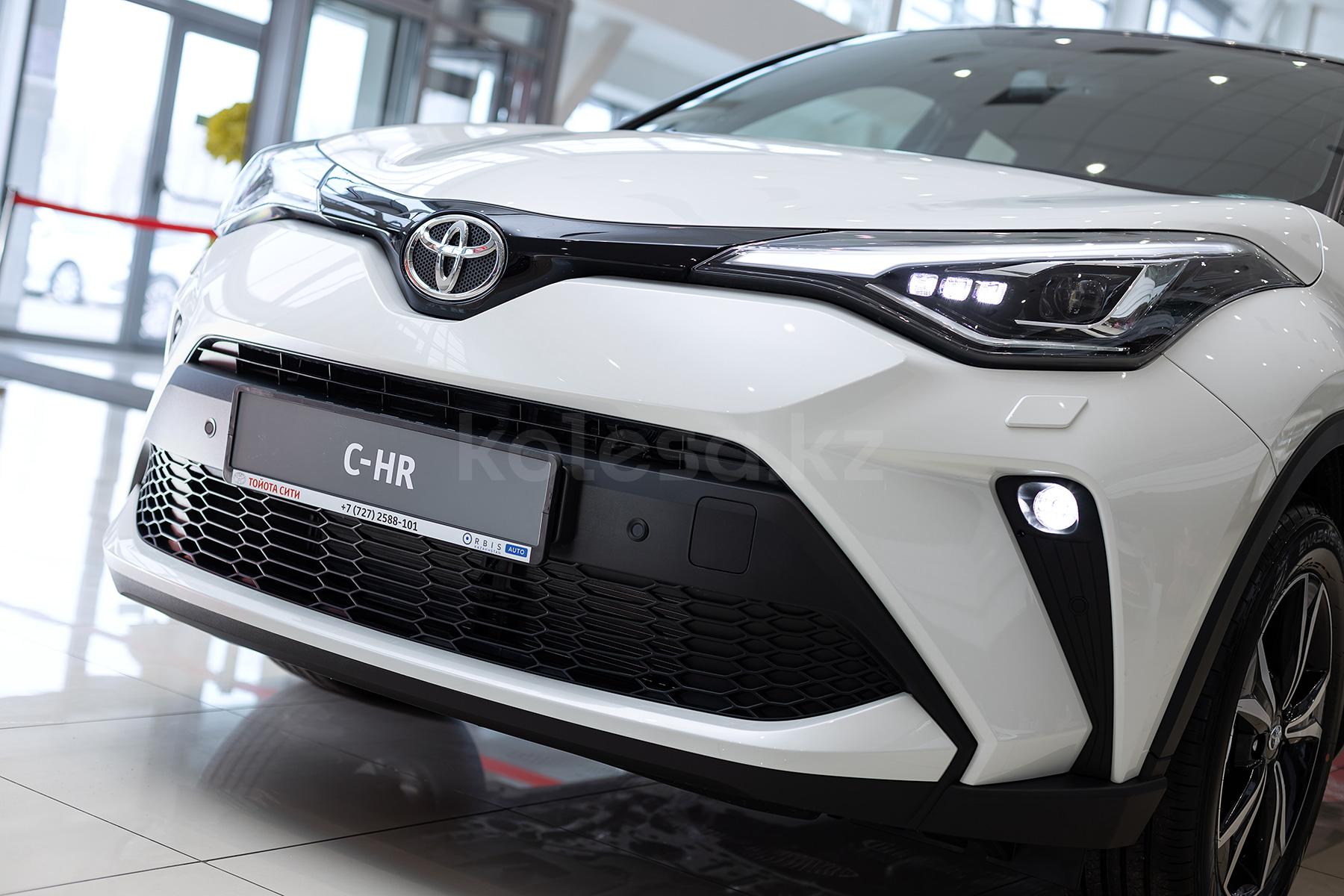 Toyota C-HR SUV 2019 - 2023 года