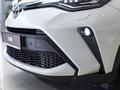 Toyota C-HR SUV 2019 - 2023 года