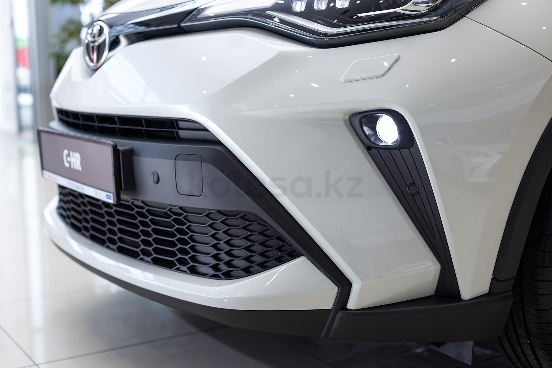 Toyota C-HR SUV 2019 - 2023 года
