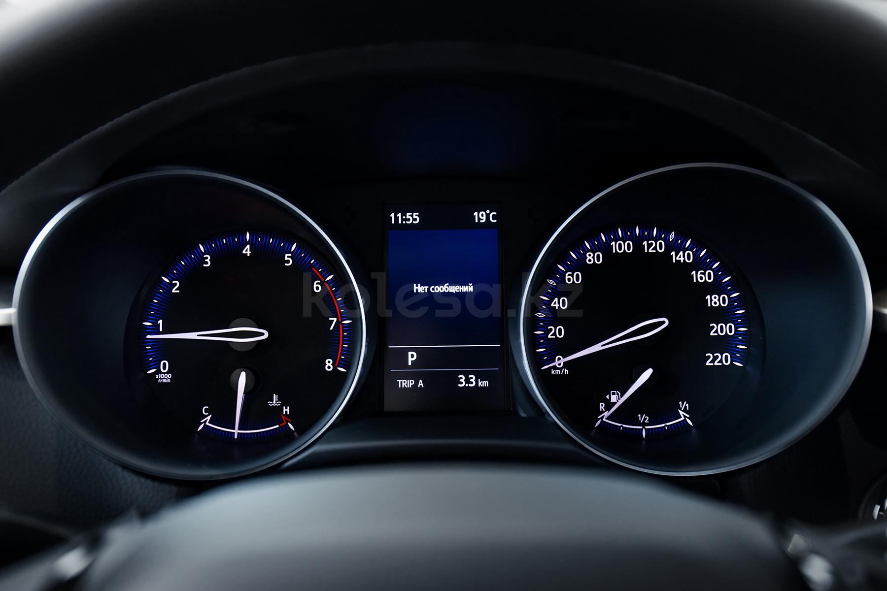 Toyota C-HR SUV 2019 - 2023 года