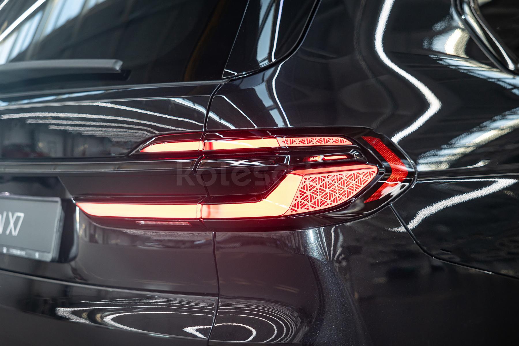 BMW X7 SUV 2022 - н.в. года от 55 000 000 тенге