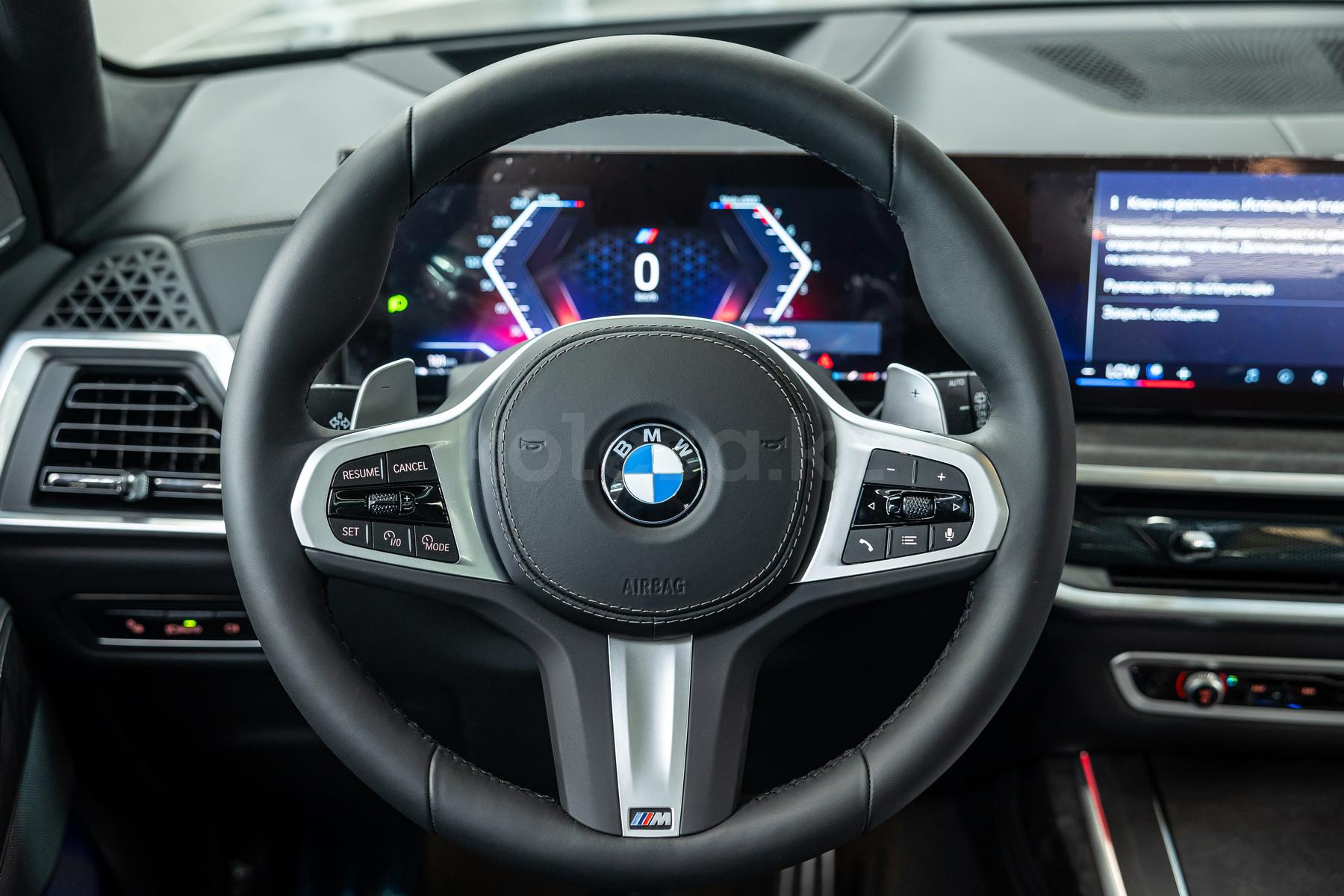 BMW X7 SUV 2022 - н.в. года от 55 000 000 тенге