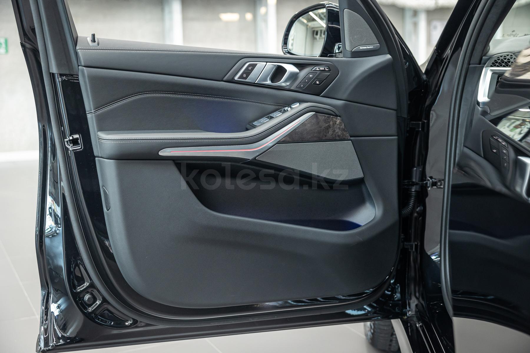 BMW X7 SUV 2022 - н.в. года от 55 000 000 тенге