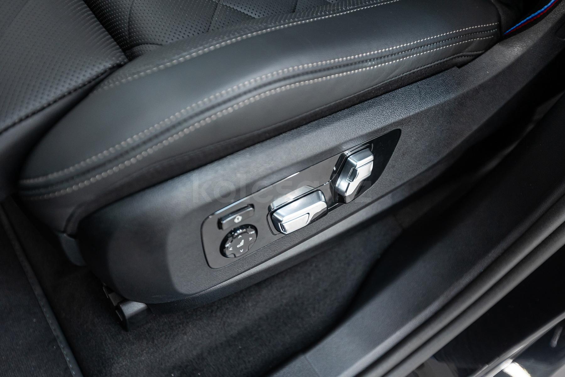BMW X7 SUV 2022 - н.в. года от 55 000 000 тенге