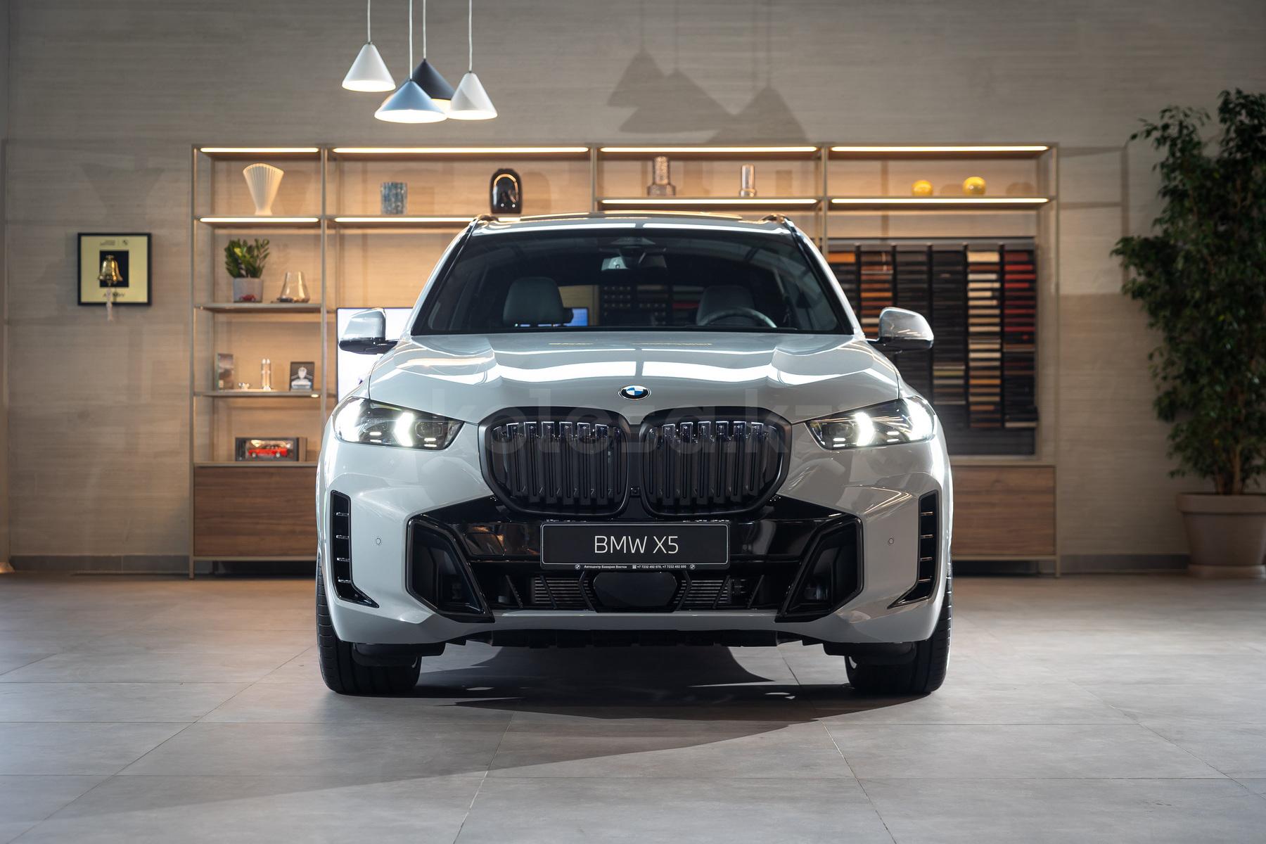 BMW X5 SUV 2023 - н.в. года от 49 000 000 тенге