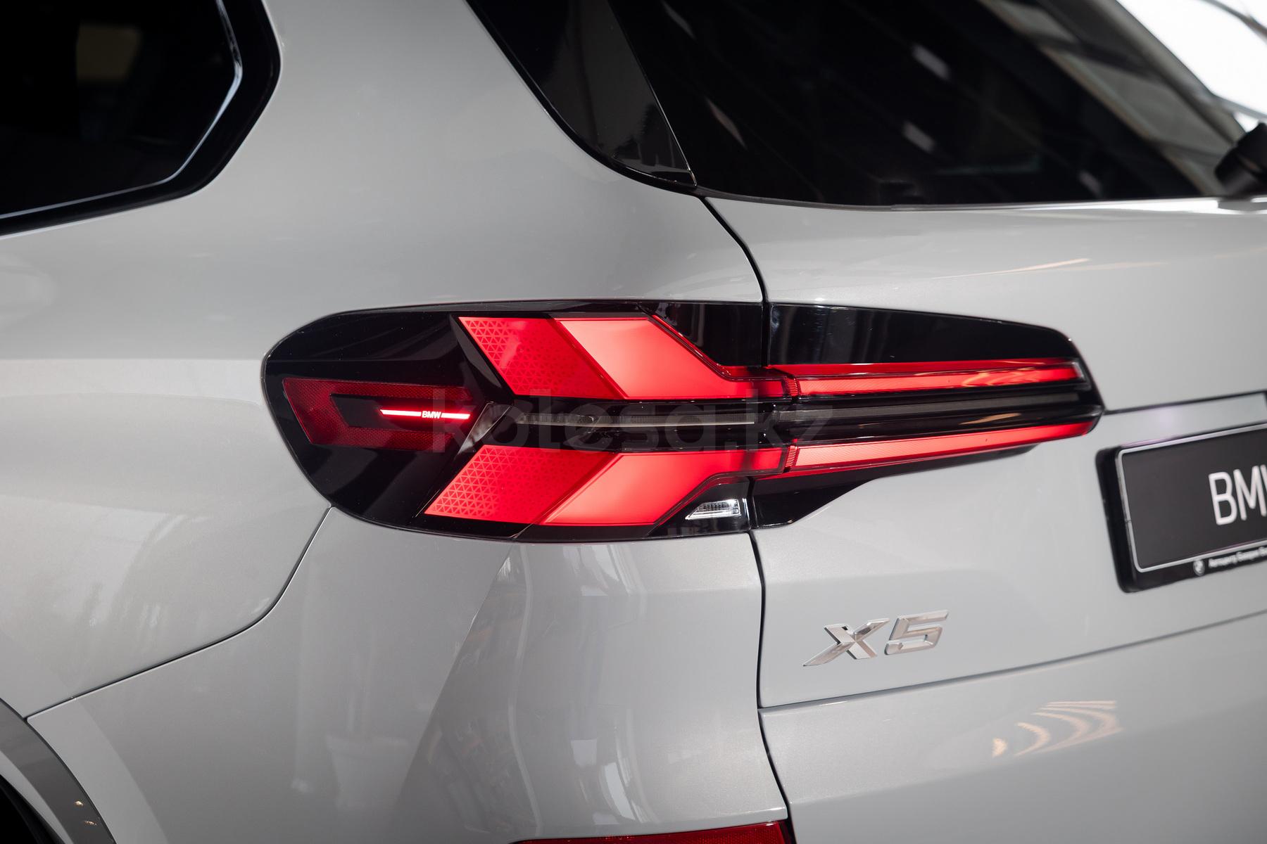 BMW X5 SUV 2023 - н.в. года от 49 000 000 тенге