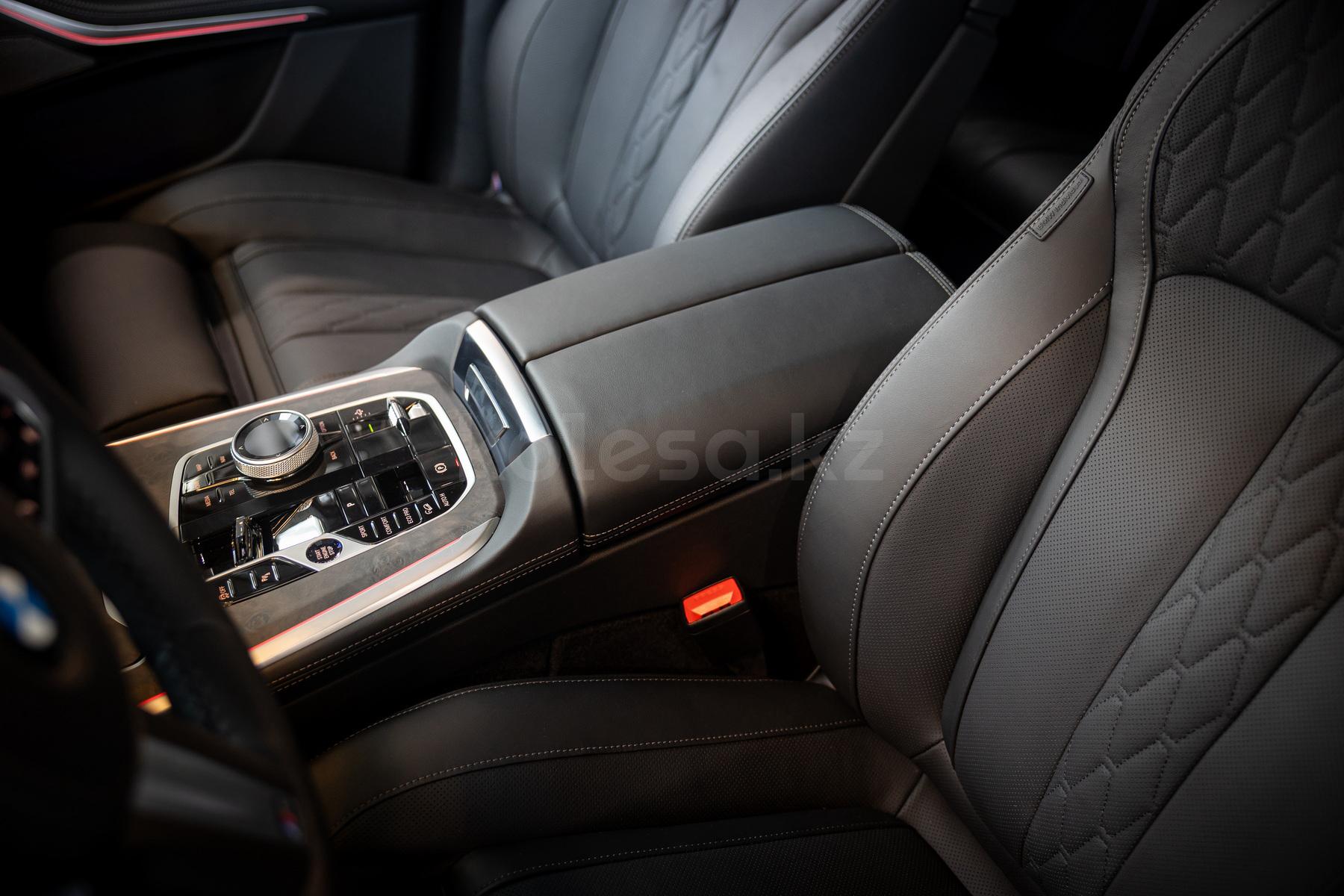 BMW X5 SUV 2023 - н.в. года от 49 000 000 тенге