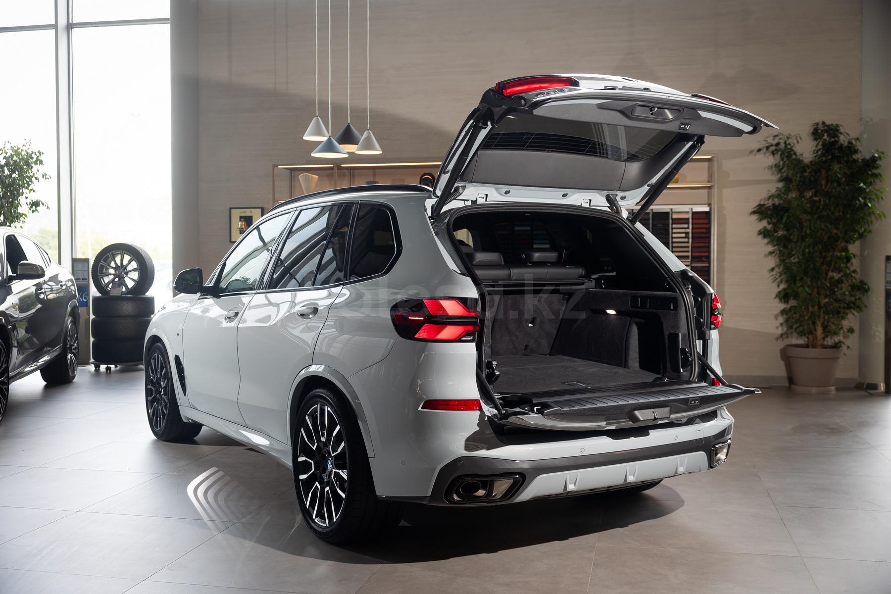 BMW X5 SUV 2023 - н.в. года от 49 000 000 тенге