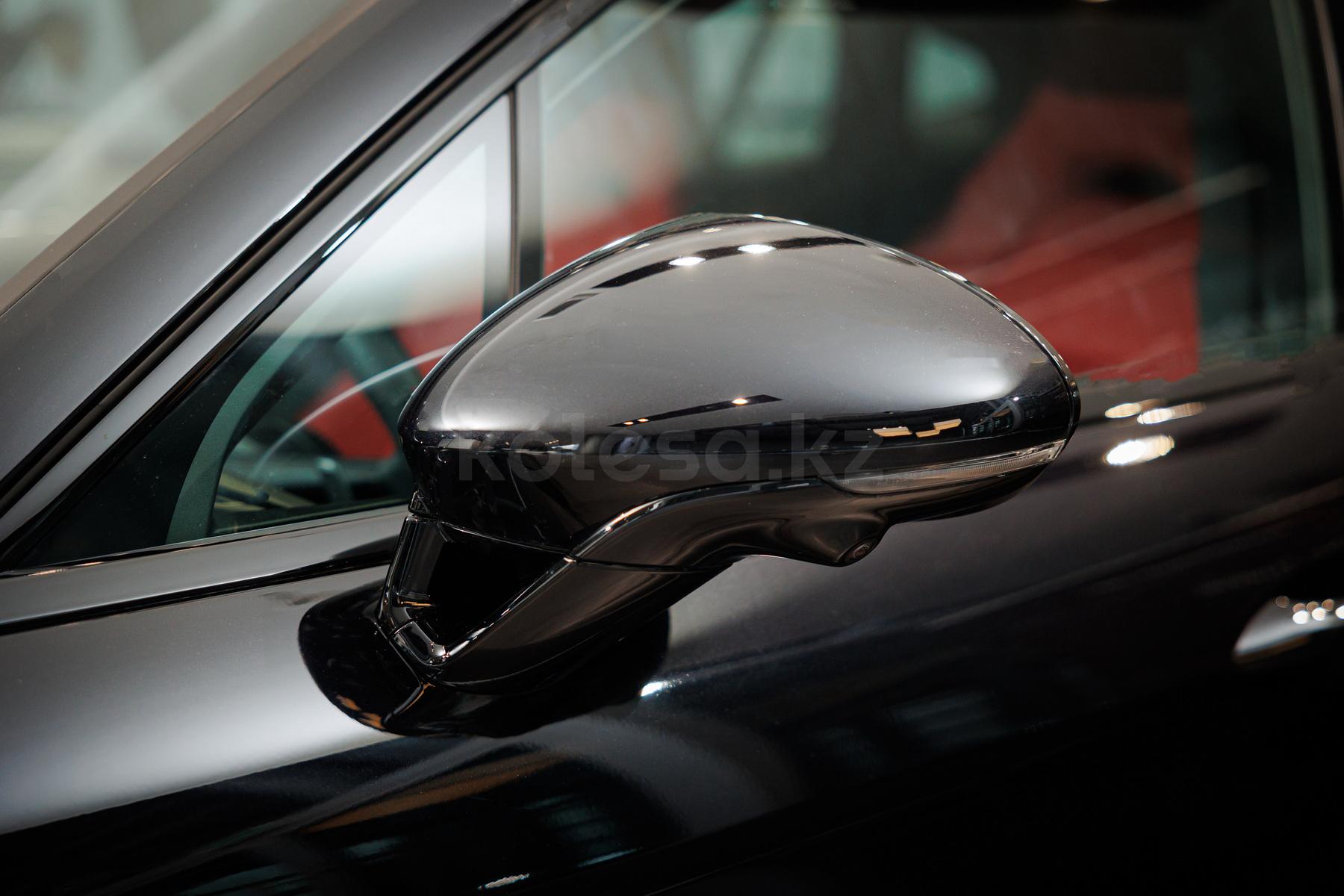 Porsche Panamera F 2023 - н.в. года от 108 000 000 тенге