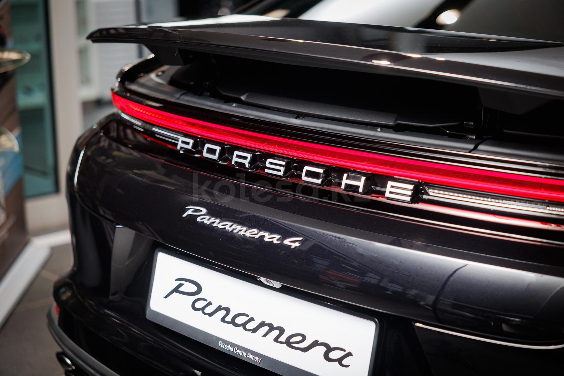 Porsche Panamera F 2023 - н.в. года от 108 000 000 тенге