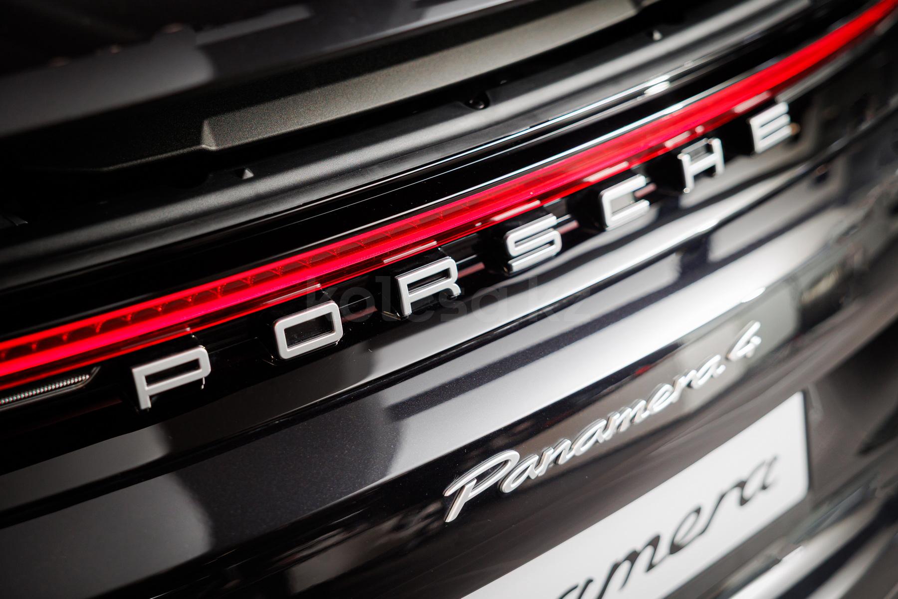 Porsche Panamera F 2023 - н.в. года от 108 000 000 тенге