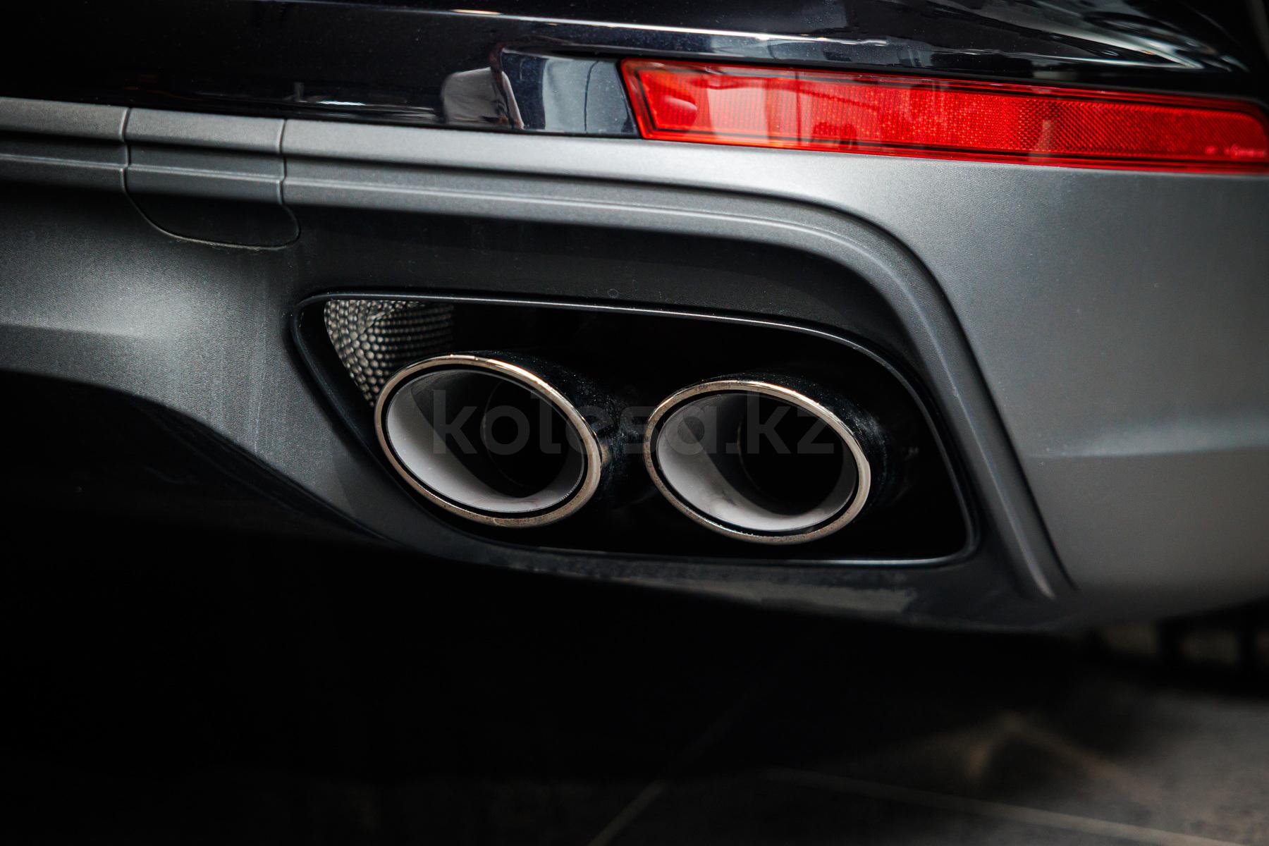 Porsche Panamera F 2023 - н.в. года от 108 000 000 тенге