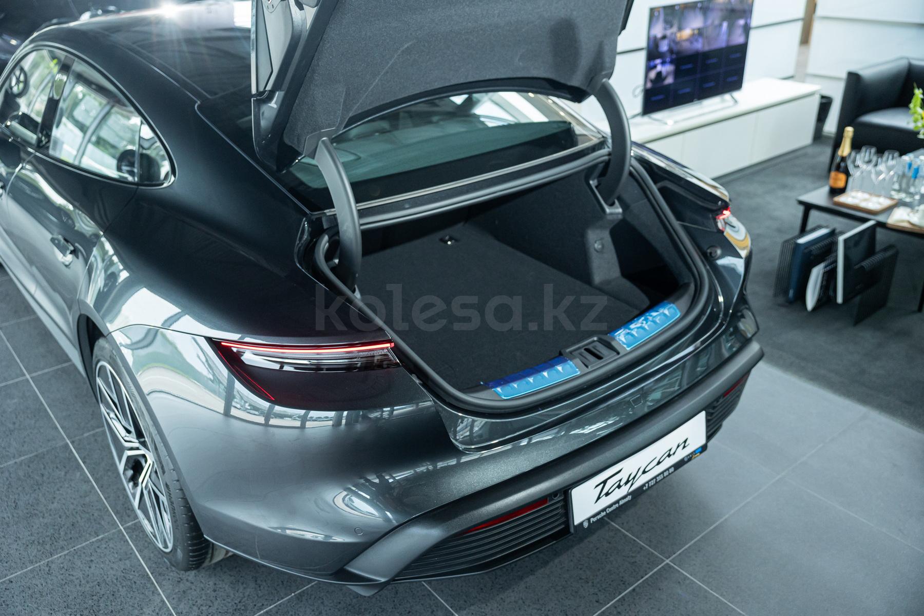 Porsche Taycan F 2024 - н.в. года от 92 156 158 тенге