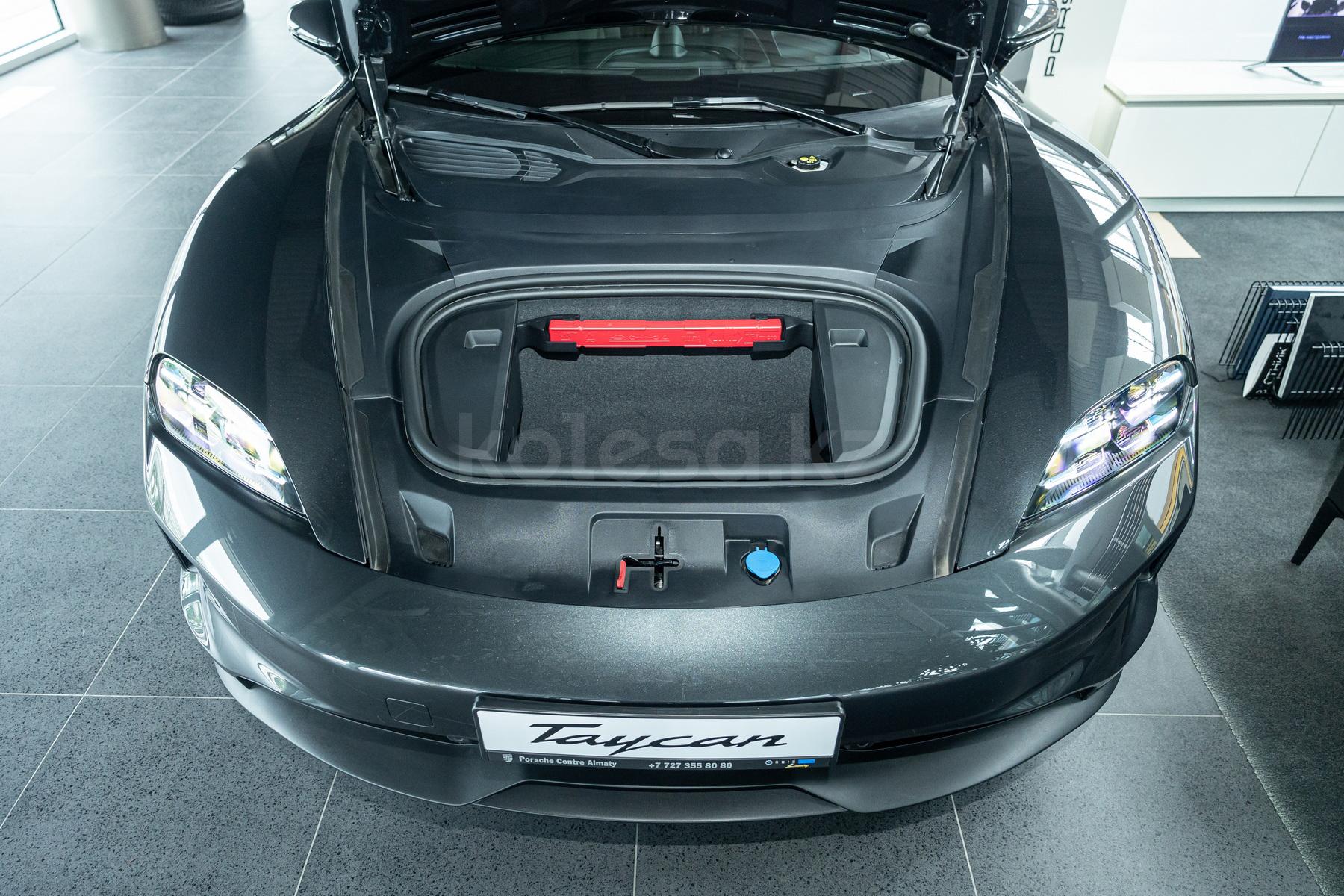 Porsche Taycan F 2024 - н.в. года от 92 156 158 тенге