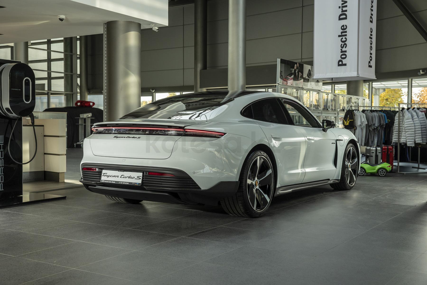 Porsche Taycan F 2021 года от 62 000 000 тенге