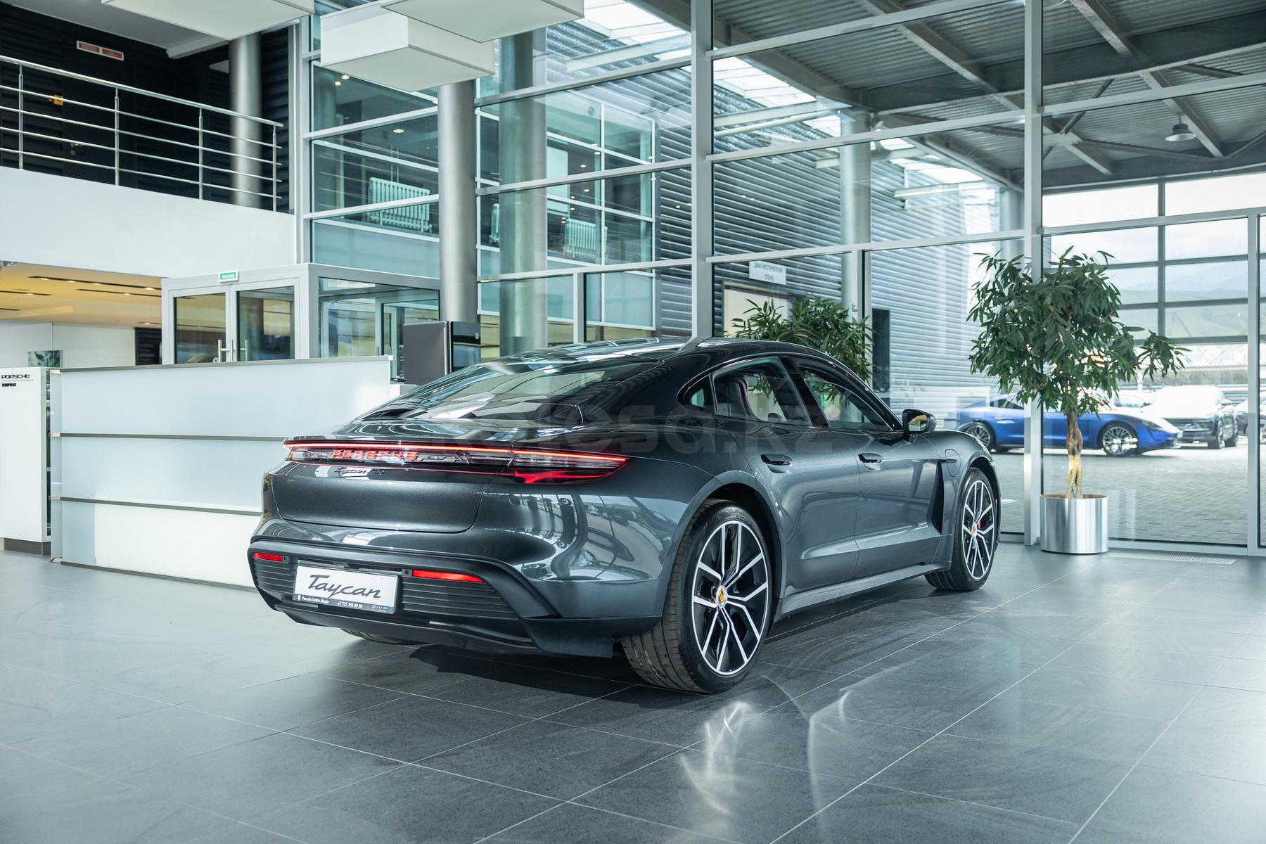 Porsche Taycan F 2024 - н.в. года от 92 156 158 тенге