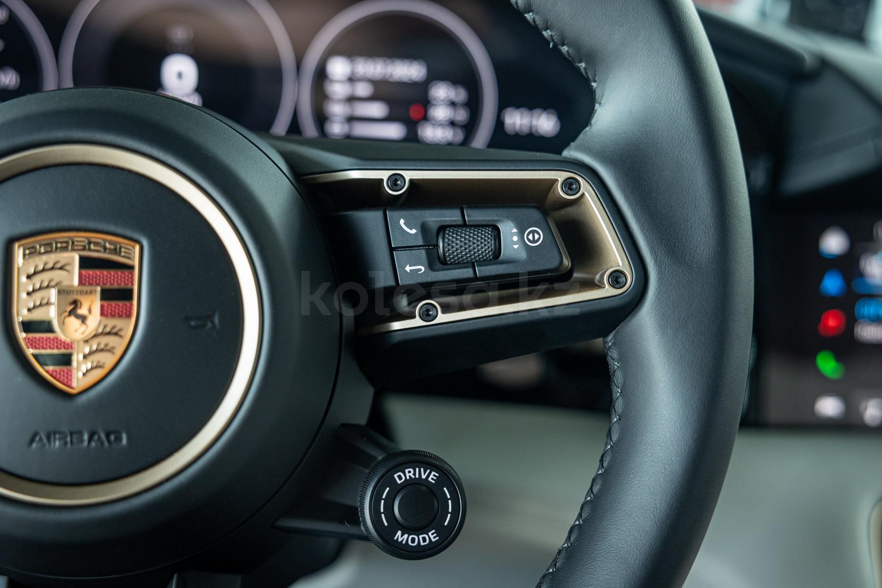 Porsche Taycan F 2024 - н.в. года от 92 156 158 тенге