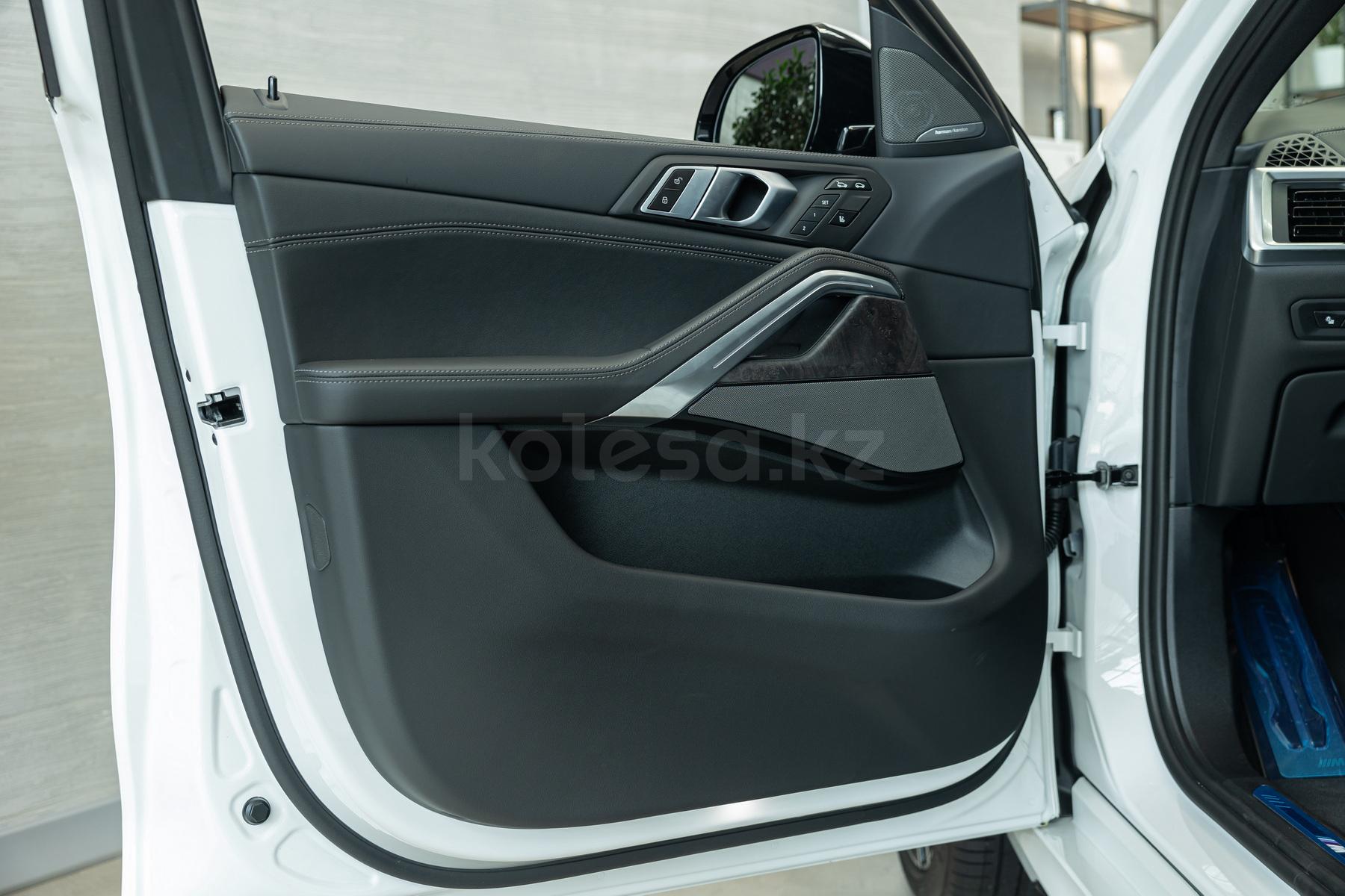 BMW X6 SUV 2023 - н.в. года от 70 853 578 тенге