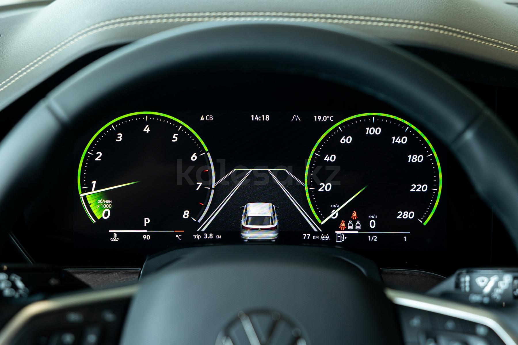 Volkswagen Touareg SUV 2023 - н.в. года от 29 500 000 тенге