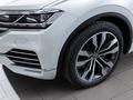 Volkswagen Touareg J 2021 года