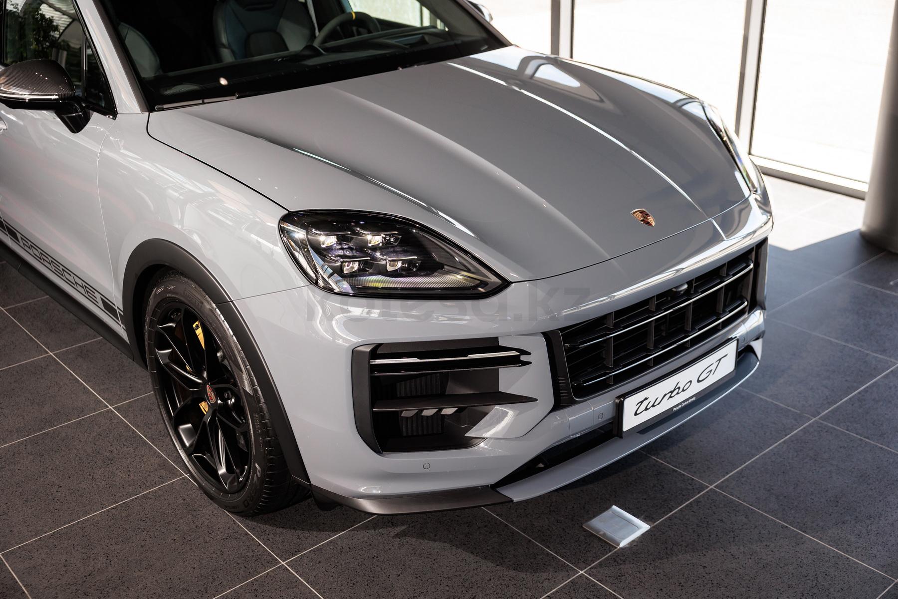 Porsche Cayenne Coupe SUV 2023 - н.в. года от 93 000 000 тенге