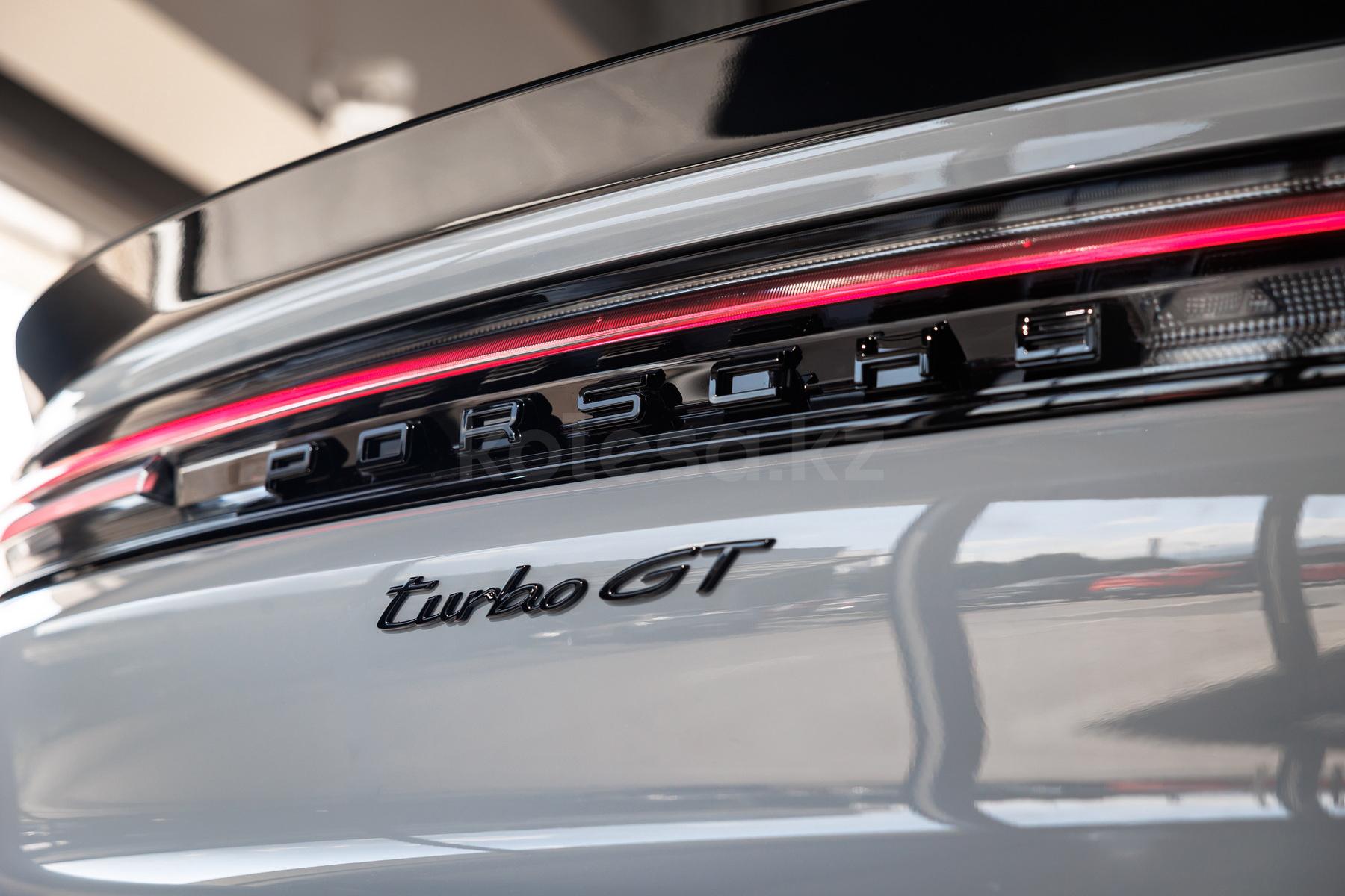Porsche Cayenne Coupe SUV 2023 - н.в. года от 93 000 000 тенге